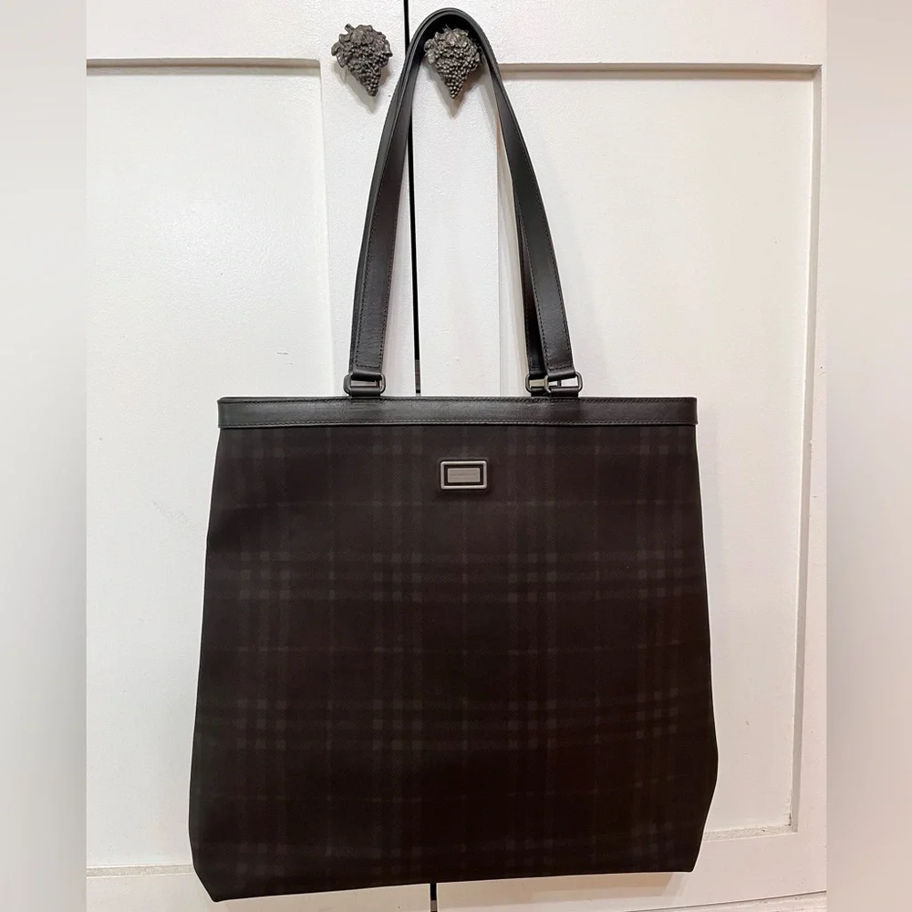 ✨BURBERRY✨Dark Brown Nova Check Print PVC w/Leather Trim Tote - Picture 2 of 6